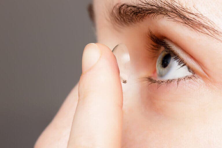 Consejos para utilizar las lentes de contacto blandas
