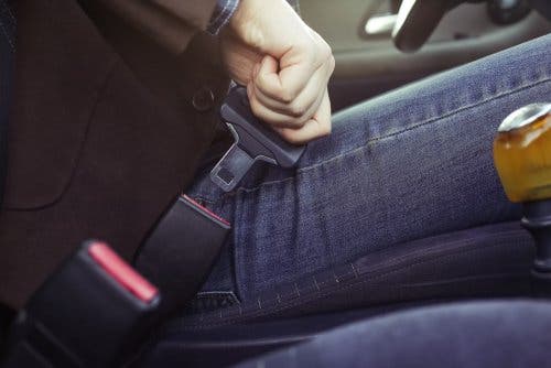 Usar el cinturón de seguridad en todo momento