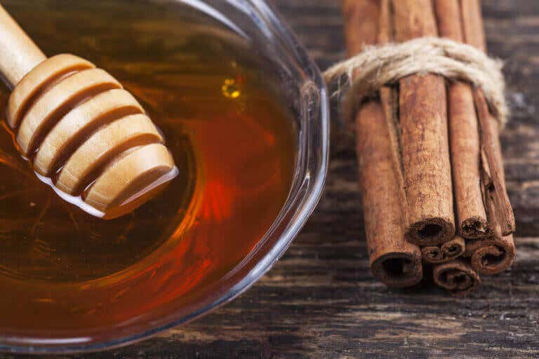 Una cucharada de canela con miel y cuida de tu salud