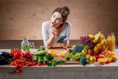 ¿Cuántas calorías se deben consumir diariamente?