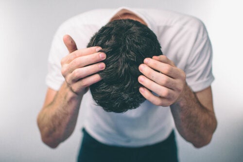 Este es el factor que determina cuándo te saldrán canas