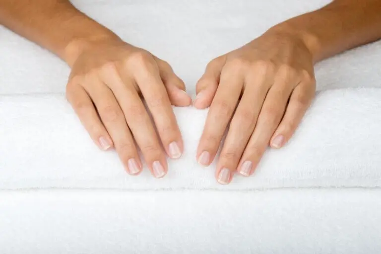 Coiloniquia, una anomalía de las uñas muy común: síntomas y tratamiento