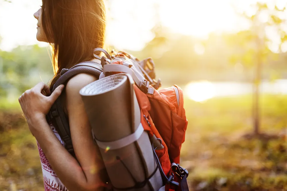 Mujer viajando sola