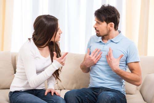 Hay que aprender cuales son las cosas más hirientes que debes evitar decirle a tu pareja.