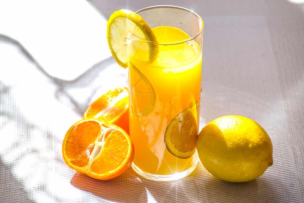 Beneficios del zumo de limones amarillos
