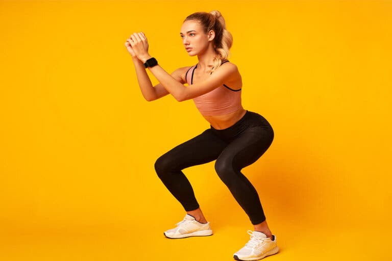 5 ejercicios para las piernas que puedes hacer en casa sin material de gimnasio