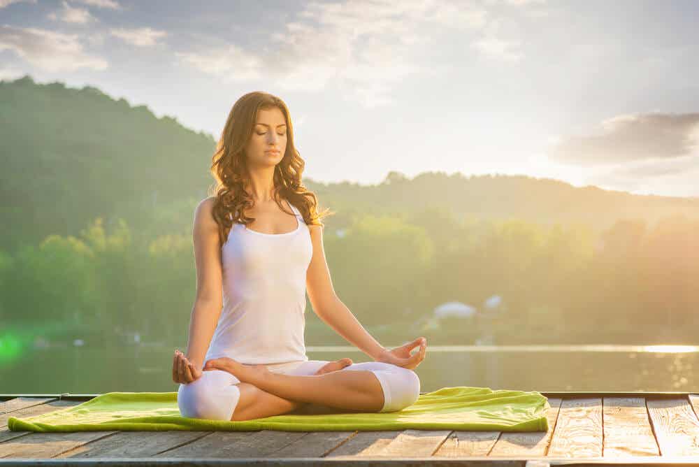 Beneficios del yoga para evitar el envejecimiento celular