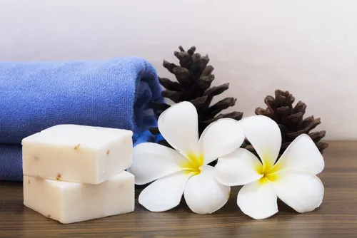 Huevo y glicerina para hacer una crema antiojeras