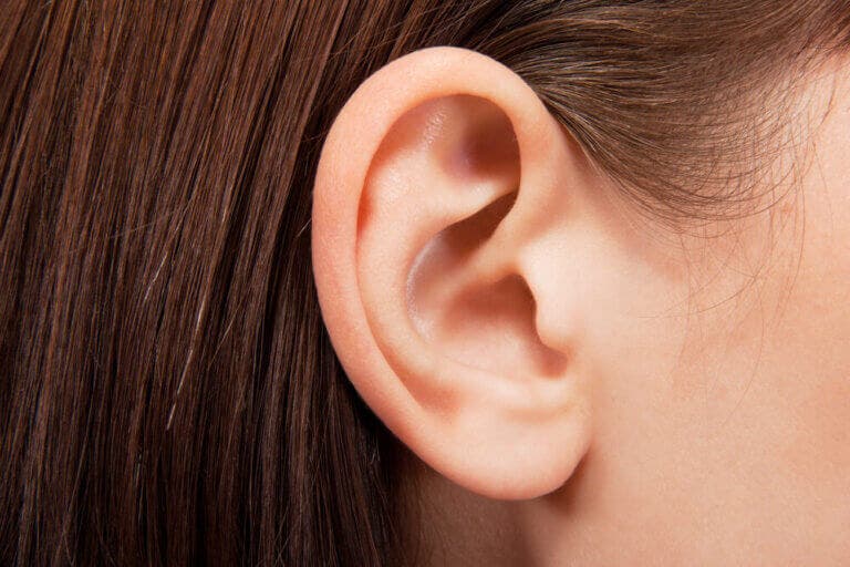 Tengo un bulto detrás de la oreja. ¿Qué puedo hacer?