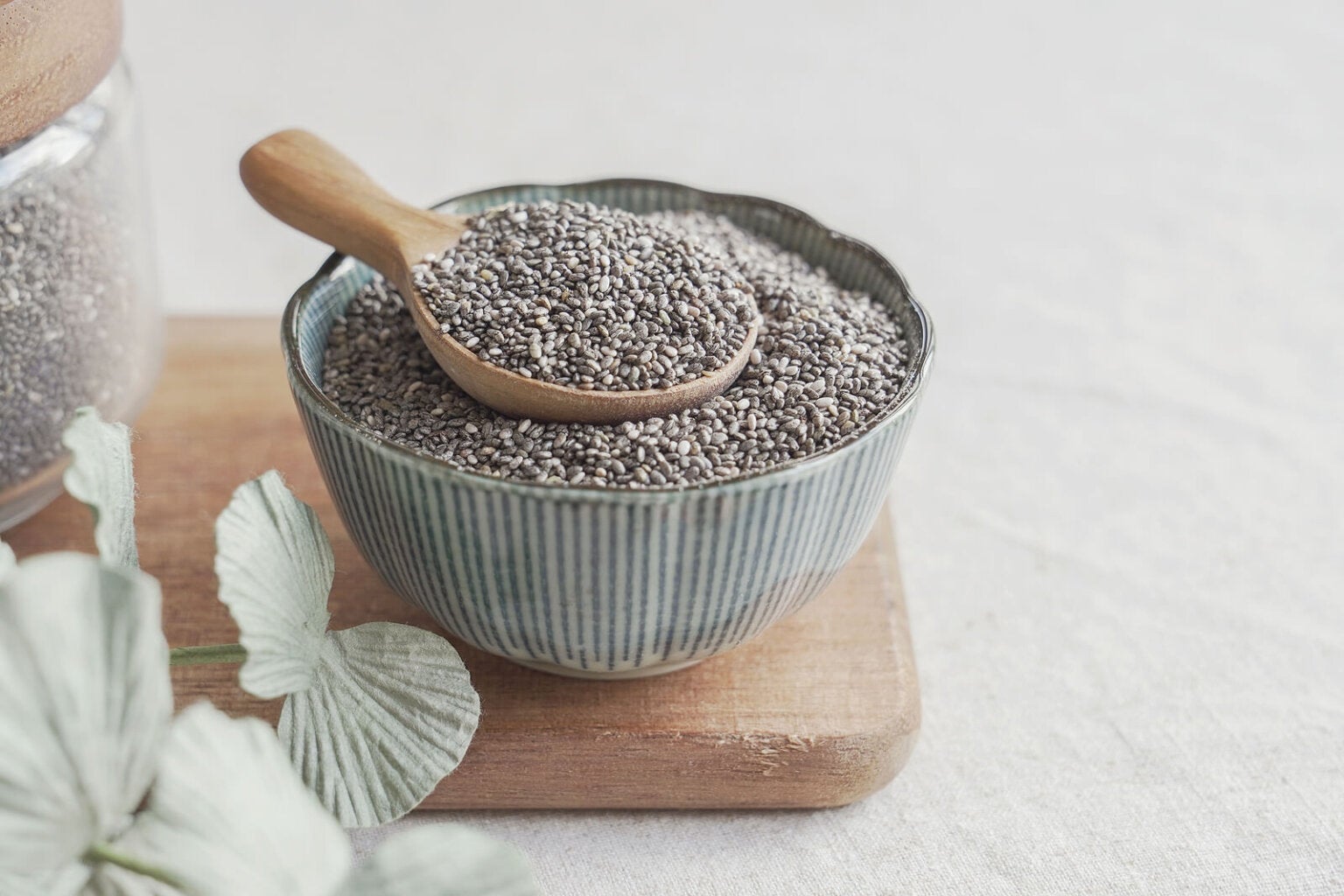 10 importantes beneficios que te brindan las semillas de chía - Mejor con  Salud