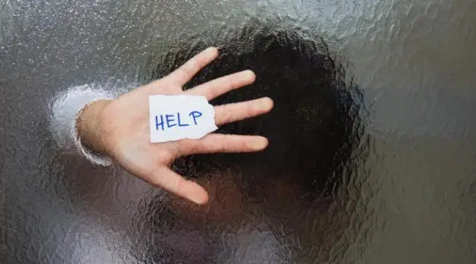 mano-con-papel-pidiendo-ayuda