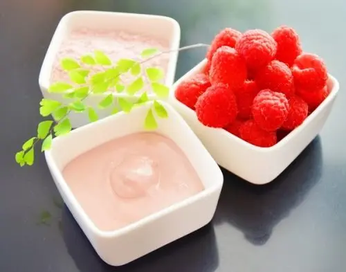 mascarilla facial con frambuesa