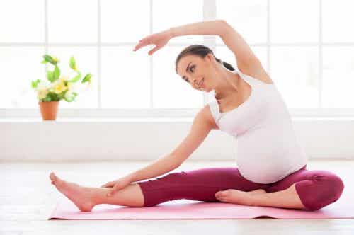 Cómo proteger tu espalda y pelvis durante el embarazo