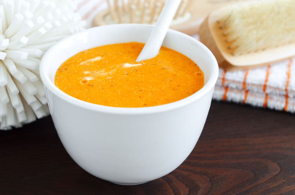 Mascarilla rejuvenecedora a base de almendras y zanahoria para la piel seca