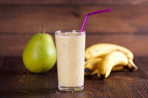 jugo-de-pera-y-plátano