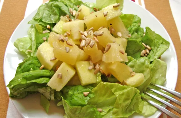 Ensalada de col con piña