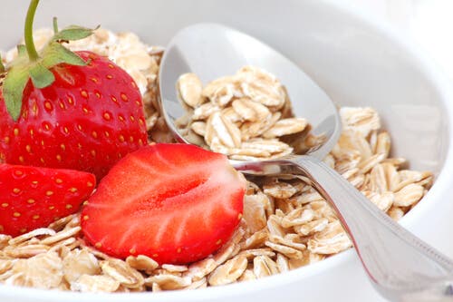 Mascarilla de avena, leche de coco y fresas