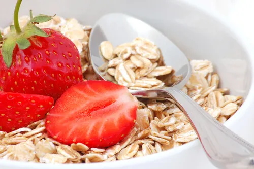 Mascarilla de avena, leche de coco y fresas