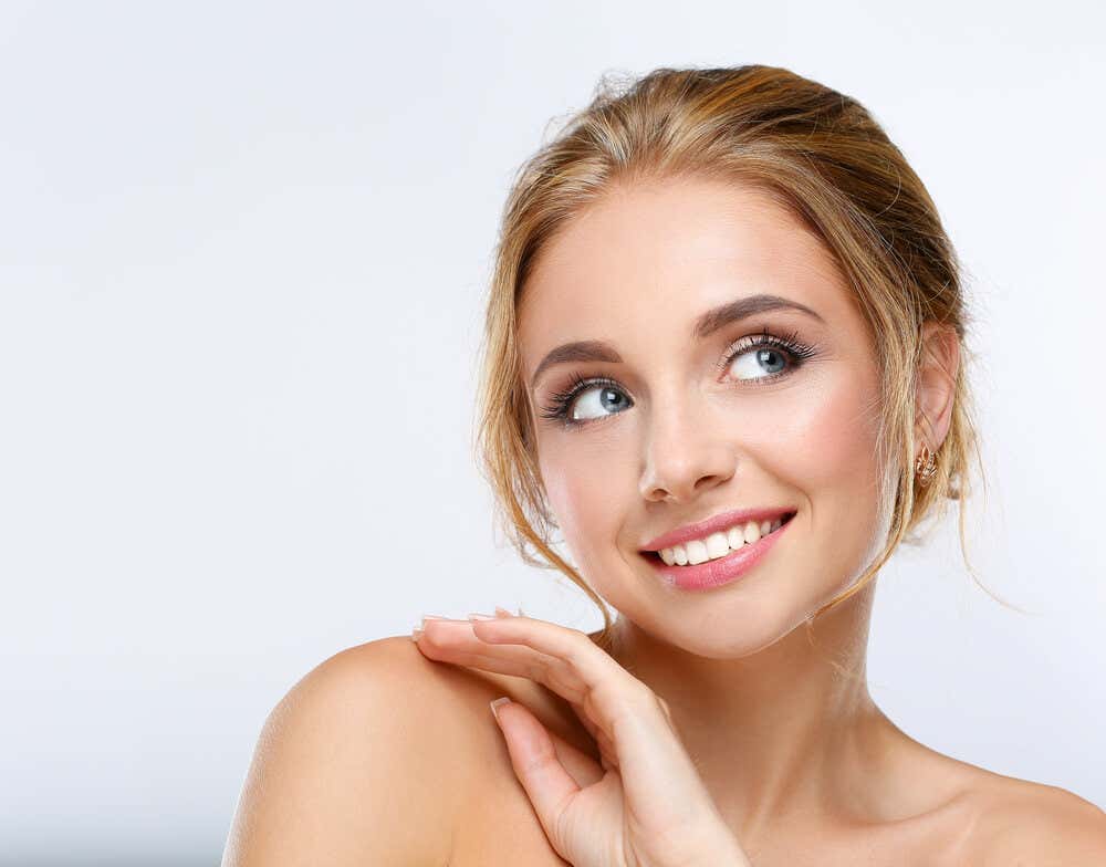 Para mantener tu piel hidratada, vigila el maquillaje