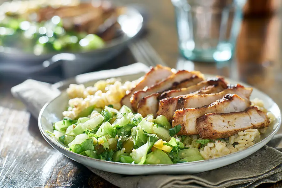 Asado de cerdo con tomatillos verdes