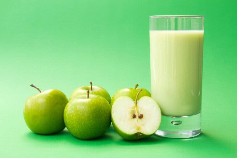 Batido saciante de pera, chía y avena para perder peso