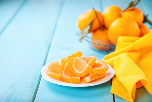 Cómo hacer tus propias golosinas expectorantes de mandarina para aliviar el resfriado