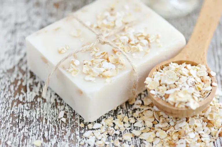 Cómo hacer un jabón artesanal de avena y miel para hidratar tu piel