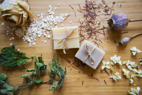 ¿Cómo preparar este jabón artesanal de avena y miel para hidratar la piel?