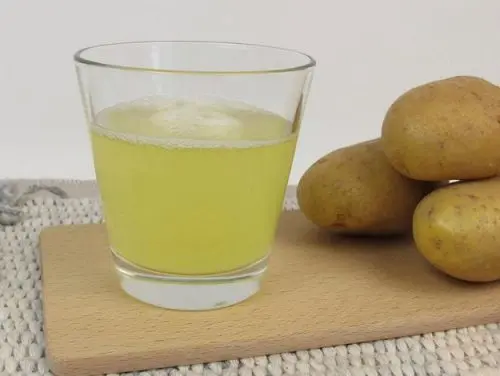 Jugo de patata para el crecimiento del cabello