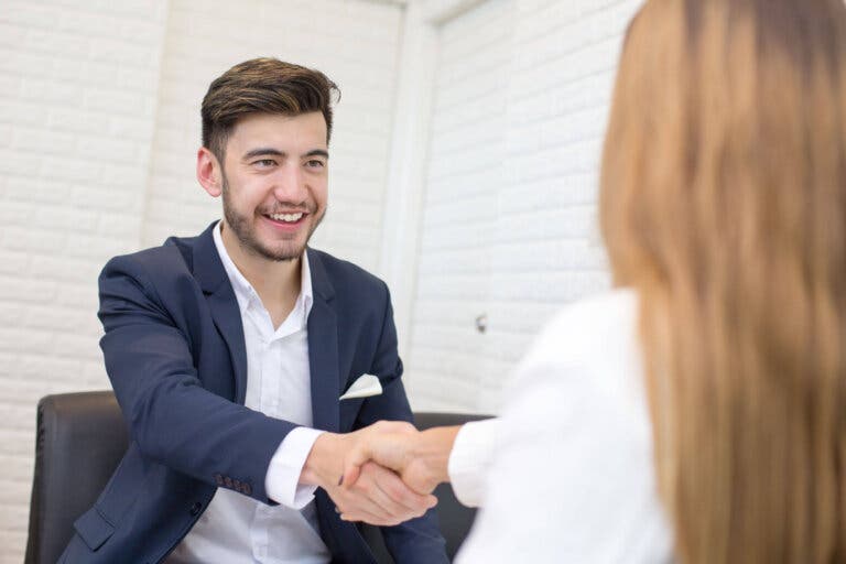Lenguaje corporal: 7 claves para mejorar tu seguridad y convencer a los demás