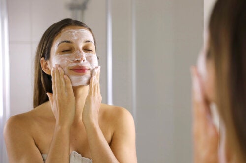 4 mascarillas para relajar los ojos y eliminar las ojeras