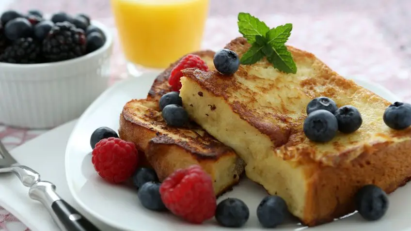 Tostadas francesas para los desayunos de los niños