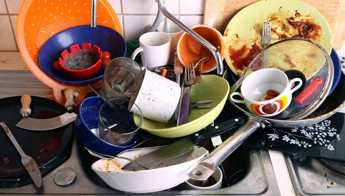 Лоши навици за почистване на дома - оставяне на мръсните съдове неизмити