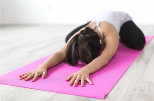 Ejercicio de yoga para aliviar el lumbago