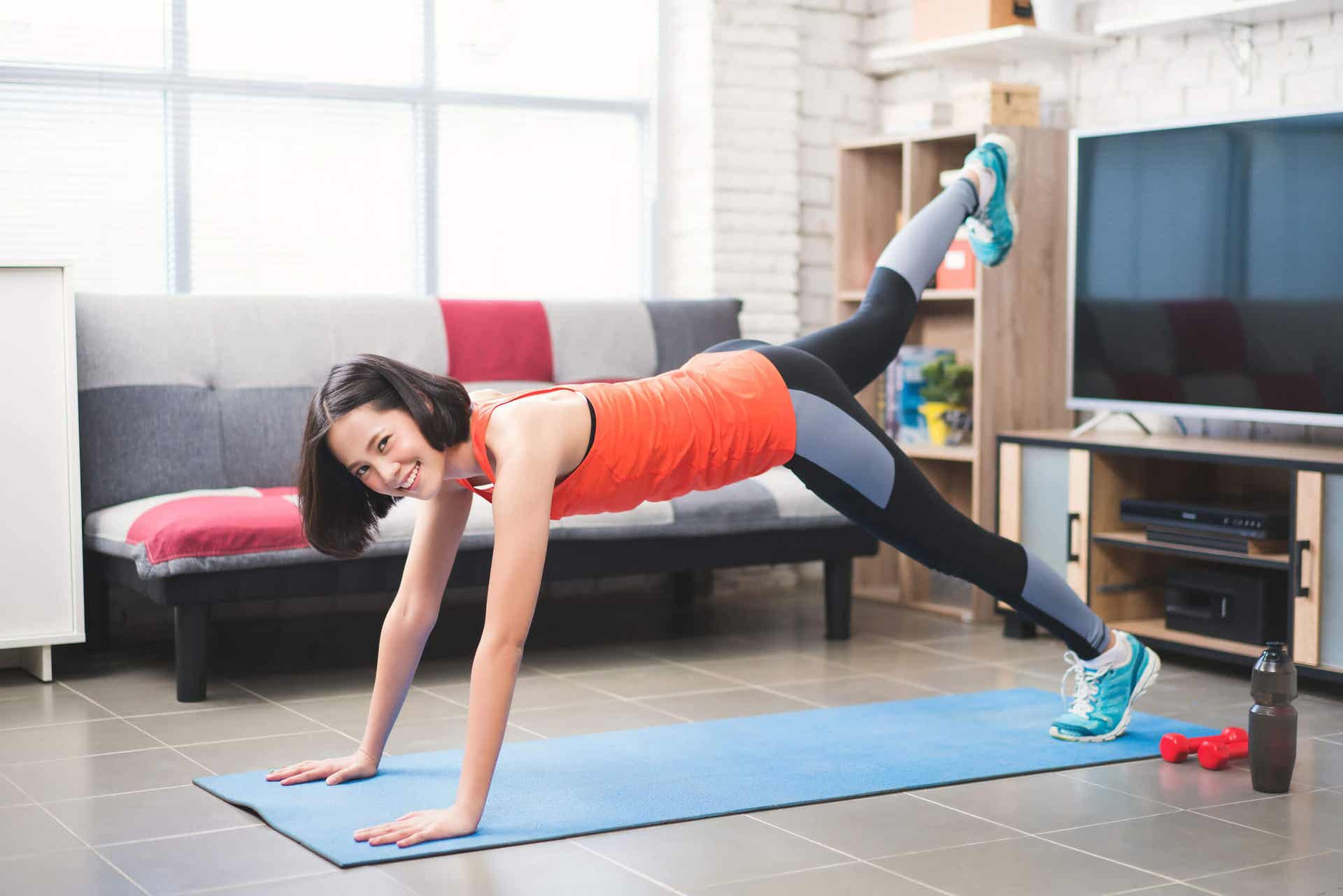 La flexibilidad puede ser útil para practicar yoga.