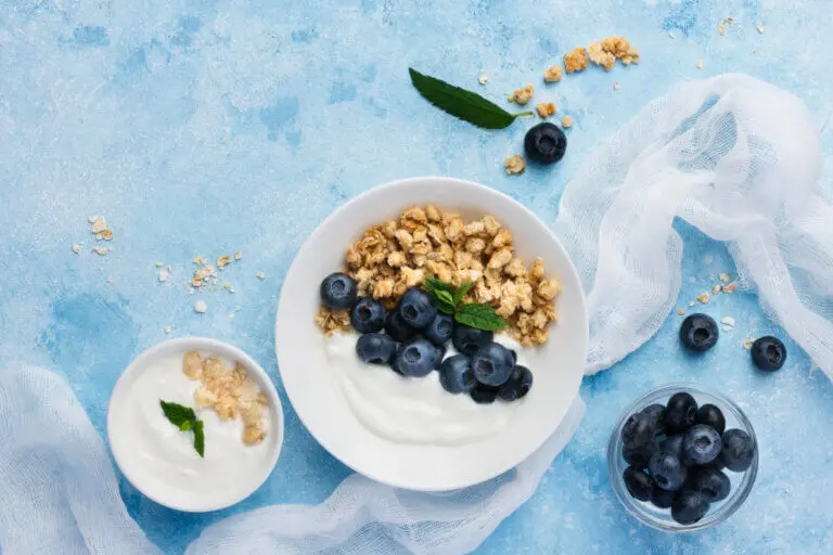 Yogur griego: 7 beneficios y diferencias con el normal