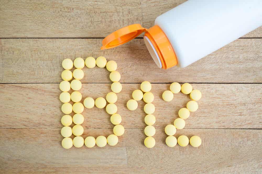 Deficiencia de vitamina B12 cerebro activo y sano