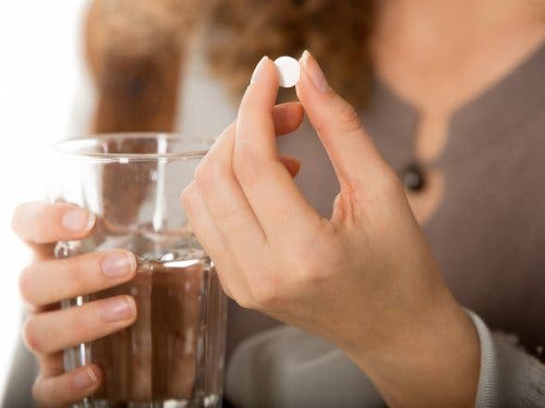 Para el tratamiento del síndrome nefrótico agudo en adultos los diuréticos son necesarios