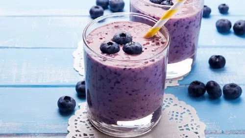 Licuado de arándanos y yogur