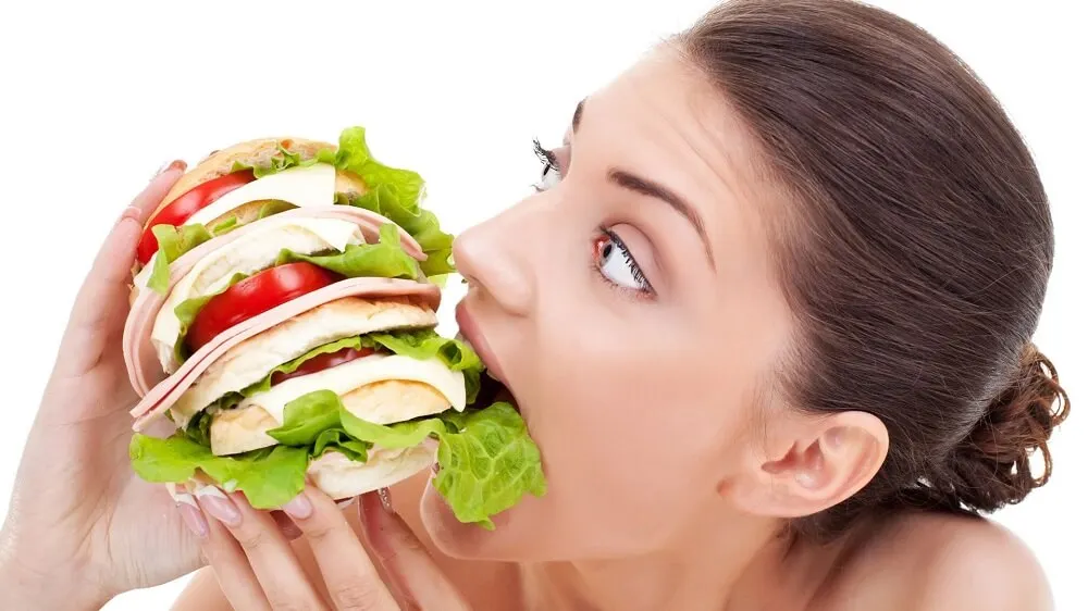No seguir un horario en tus comidas causa más hambre