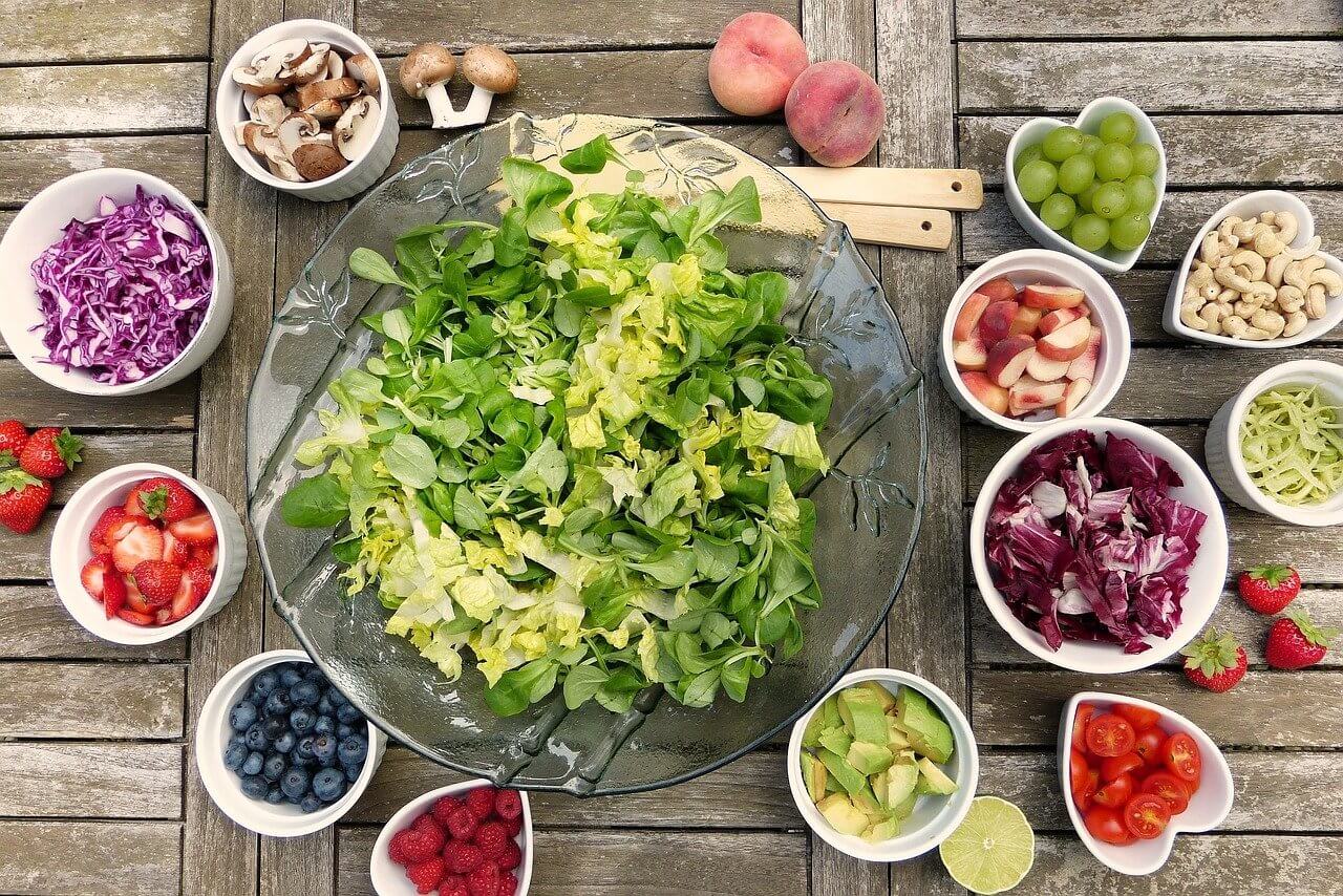 5 ensaladas altamente nutritivas y fáciles de preparar - Mejor con Salud