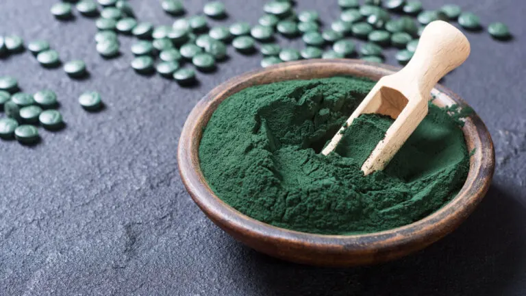 Cómo y cuándo tomar la espirulina para que sea más efectiva