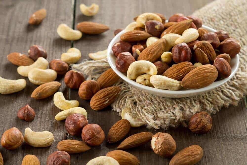 Why eat nuts to lose weight.