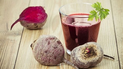 7 razones para incluir zumo de remolacha en la dieta