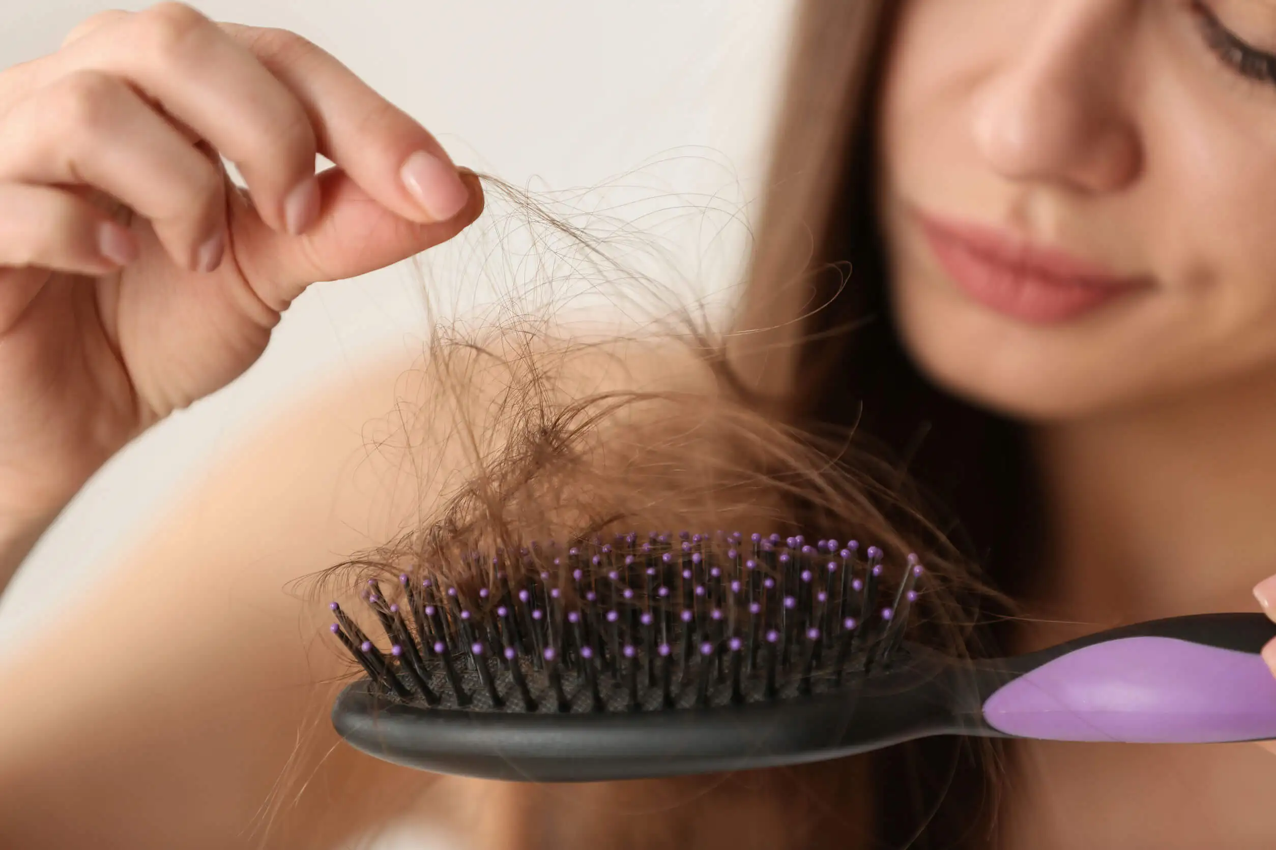 Brosse à cheveux.