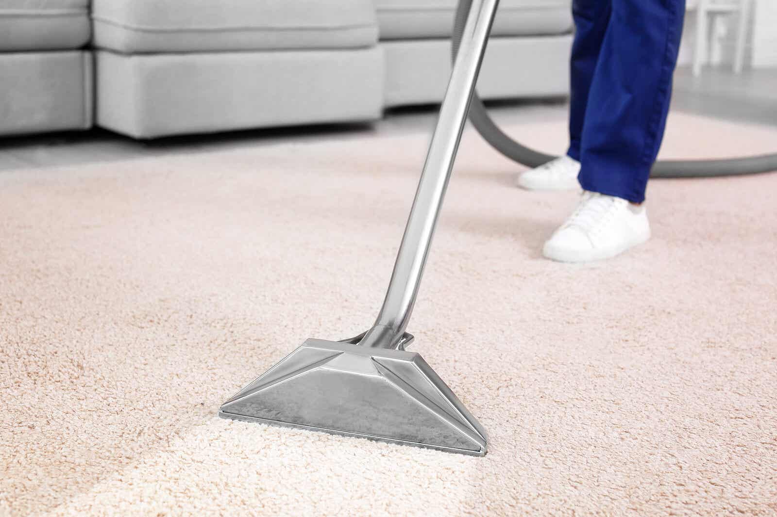 Tener una aspiradora que tenga función de limpiar con vapor puede ser muy útil en la limpieza del hogar.