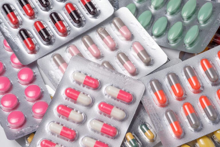 ¿Qué son los antibióticos?