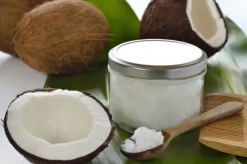 Ungüento de aceite de coco y ajo