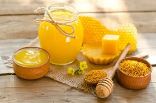 Ungüento de cera de abejas y vitamina E