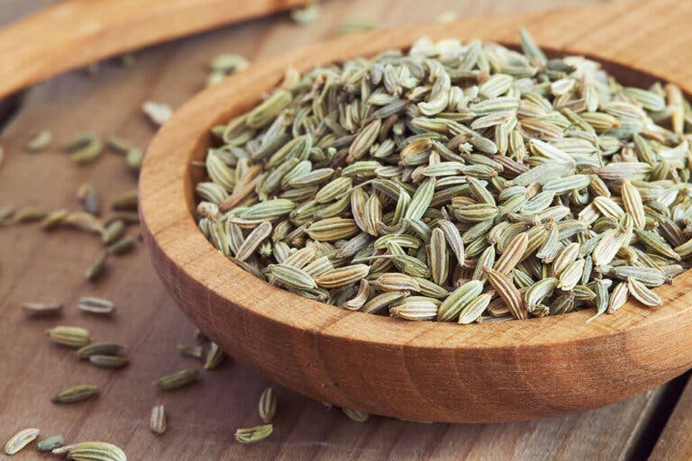 3 beneficiosas infusiones de hinojo para perder peso